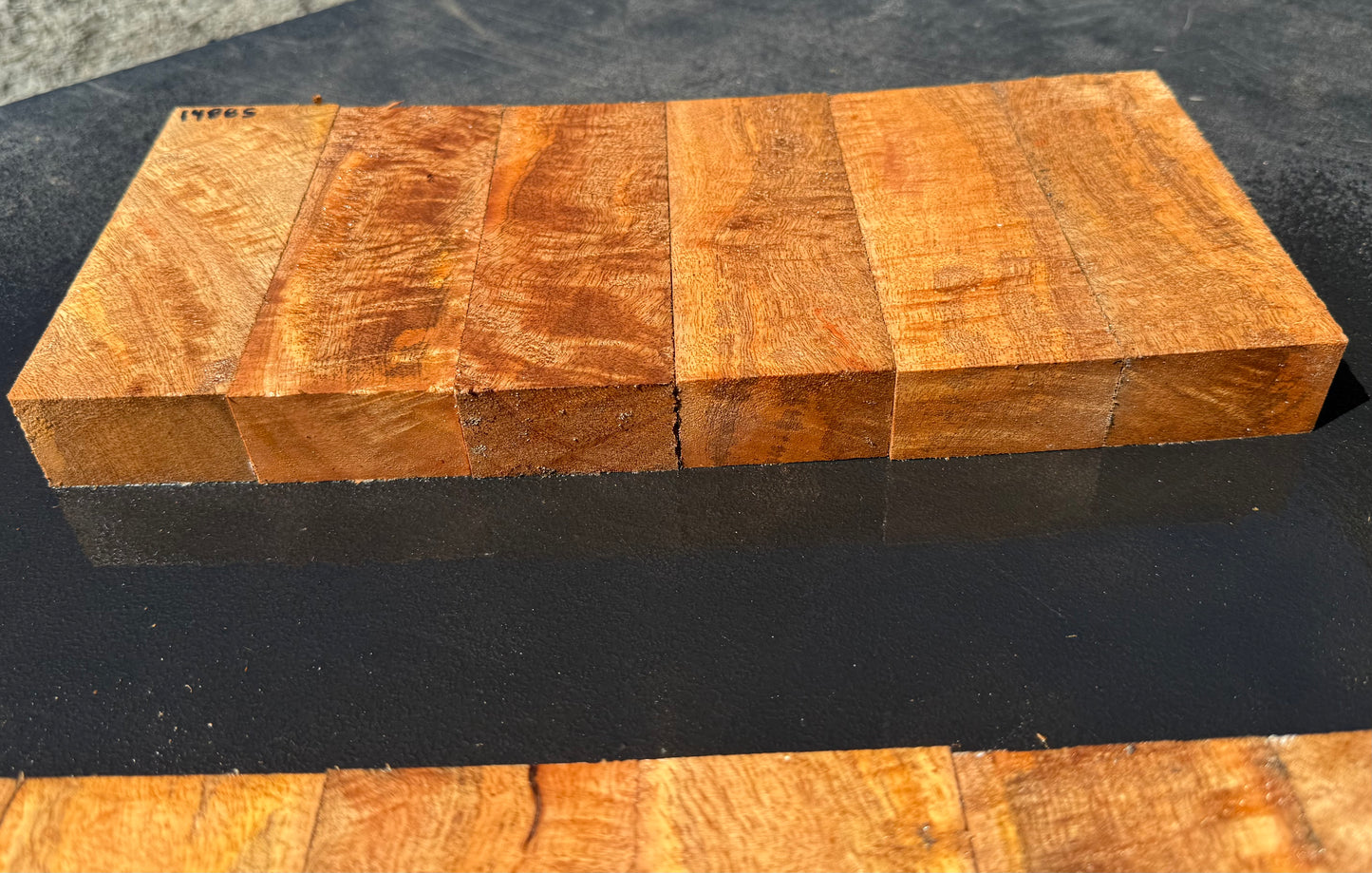 Hawaiian Curly Mango Knife Blocks #14885